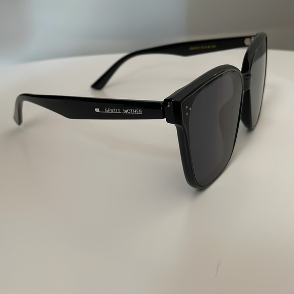 OVERSIZED SUNGLASSES BLACK with CASE - Picture 11 of 11